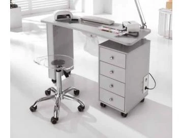 MANIKÜRESTATION Tisch 1