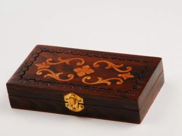 BOX mit Intarsien Handgemacht
